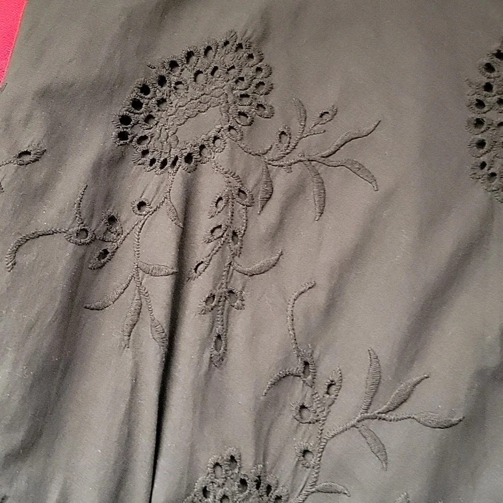 Bandolino Halter Black Flower Pattern Eyelet 100% cotton Dress size 12 - Picture 9 of 10